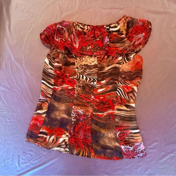 Etcetera by Carlisle Red Animal Ruffle 100% Silk Top Size 10/Medium MSRP $255 - Picture 3 of 10